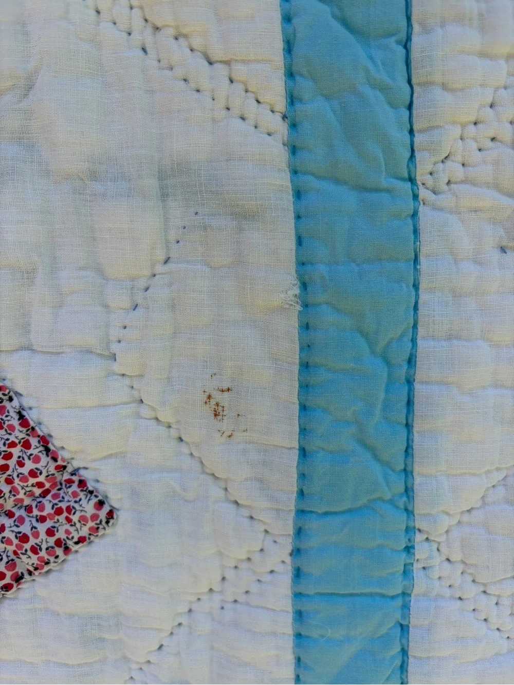 Vintage Sunbonnet Sue Quilt 62x75 - Hand Appliquéd & Quilted - Nursery Quilt